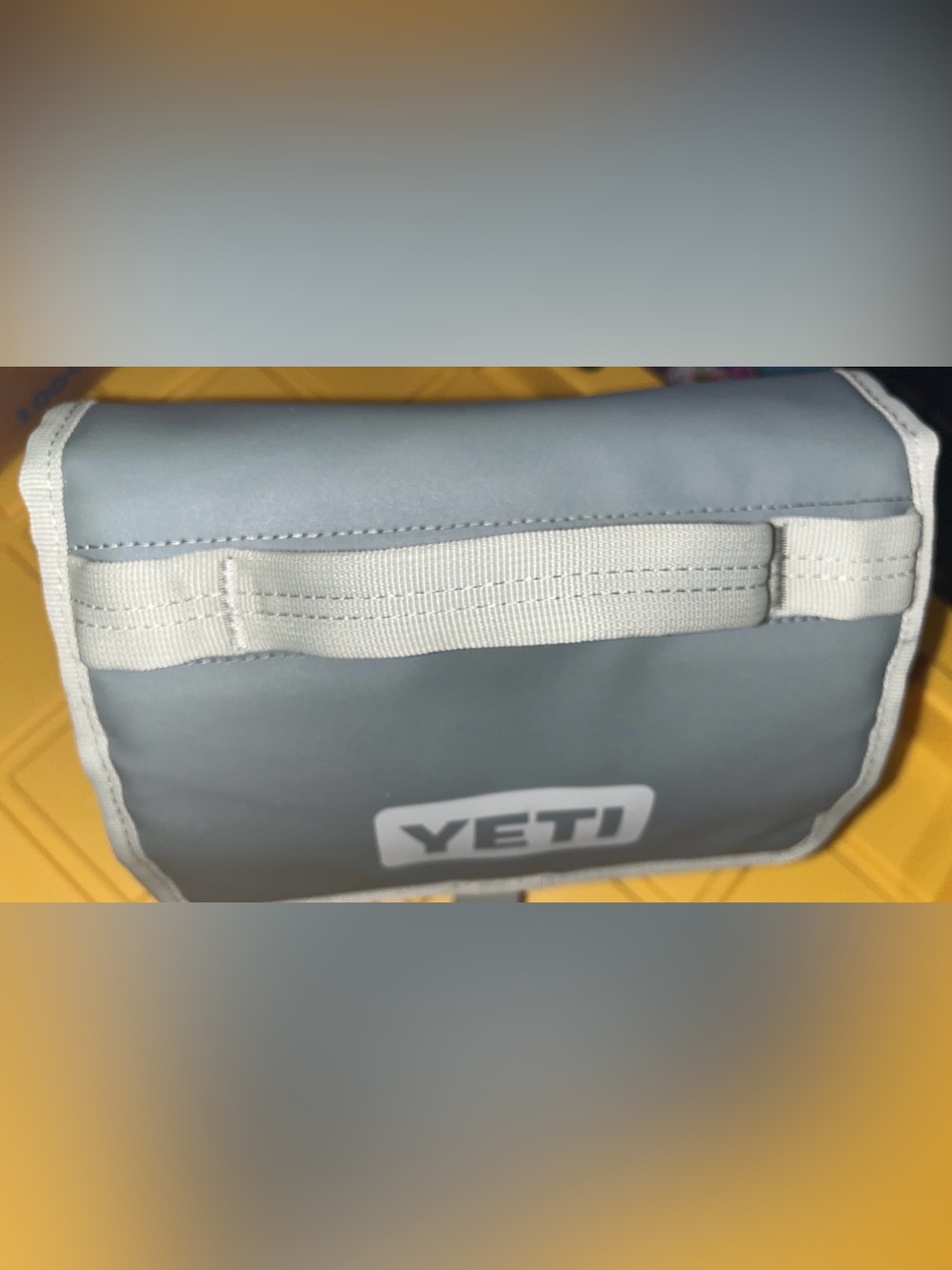 Yeti Gray Daytrip Carry Cooler Bag lunch bag 6L - Picture 4 of 7